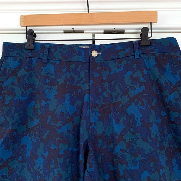 Peter Millar Golf Shorts Blue Camo Print Crown Sport Lightweight Performance 35 - Picture 2 of 7